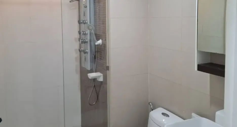 出租 和 出售 3 卧室 公寓 在 Khlong Toei, 曼谷