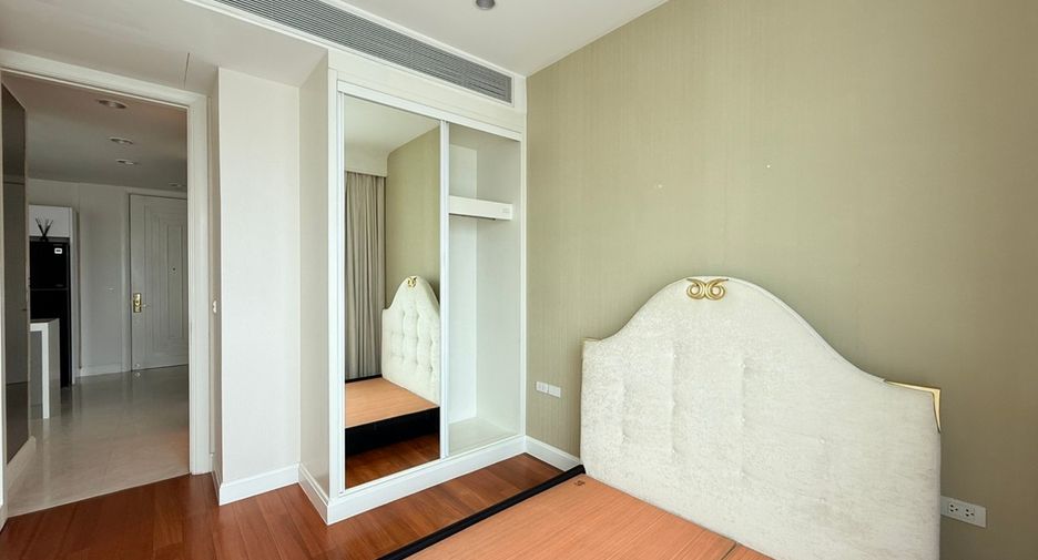 For sale 3 bedrooms condo in Pathum Wan, Bangkok
