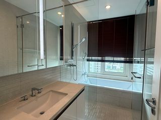 For sale 3 bedrooms condo in Pathum Wan, Bangkok