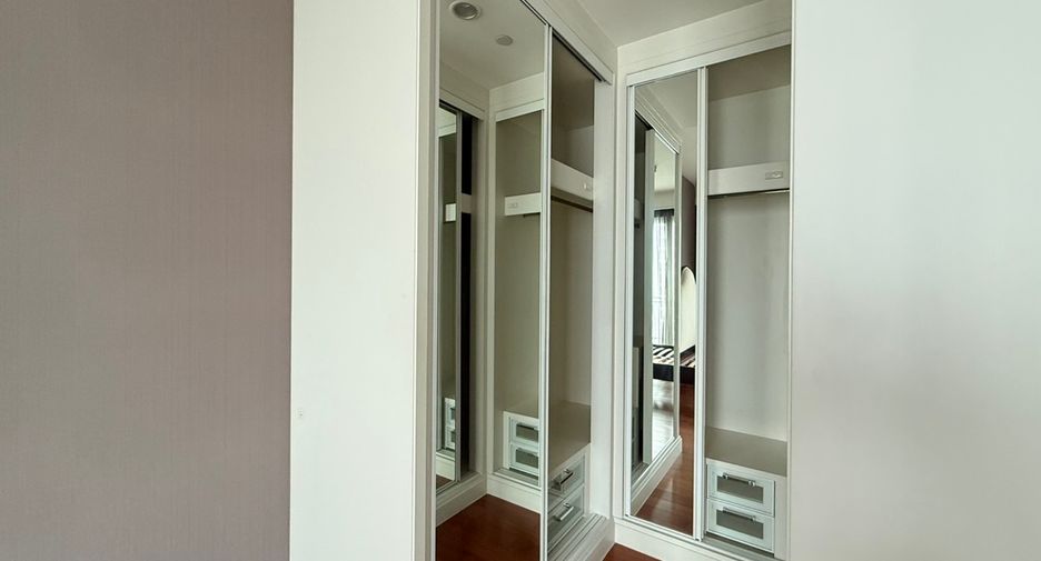 For sale 3 bedrooms condo in Pathum Wan, Bangkok