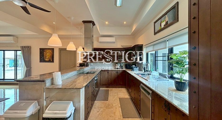 For sale 5 bedrooms house in Bang Lamung, Chonburi