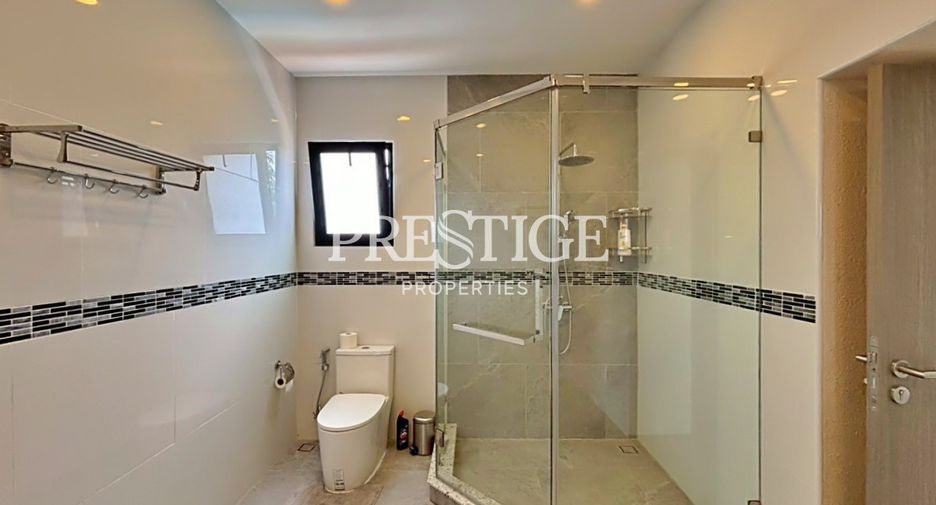 For sale 5 bedrooms house in Bang Lamung, Chonburi