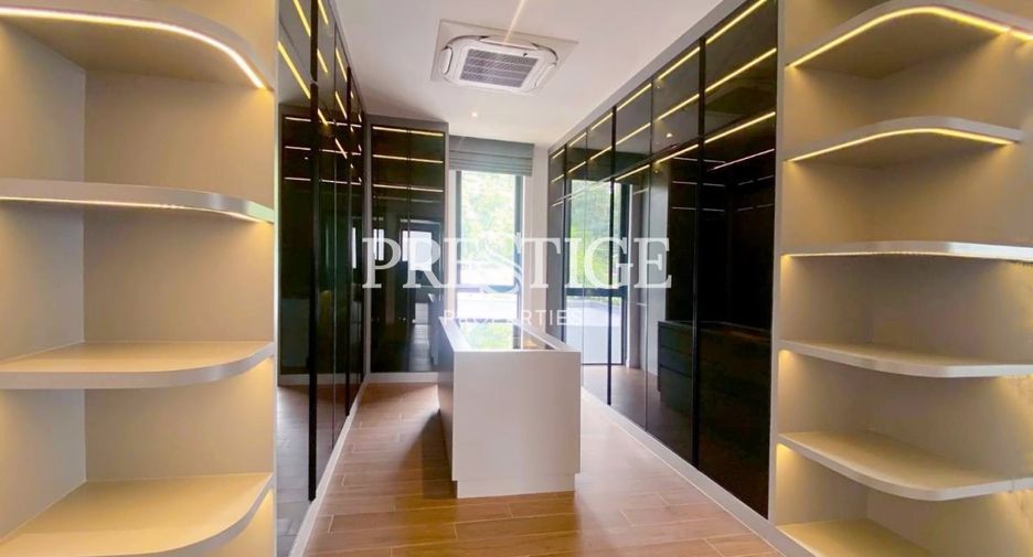 Casa en venta de 6 habitaciones en Bang Lamung, Chonburi