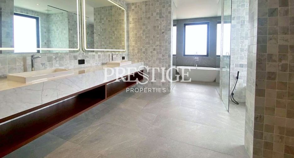 Casa en venta de 6 habitaciones en Bang Lamung, Chonburi