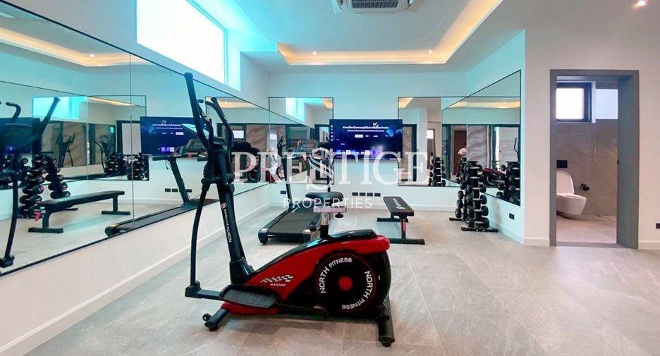 Casa en venta de 6 habitaciones en Bang Lamung, Chonburi
