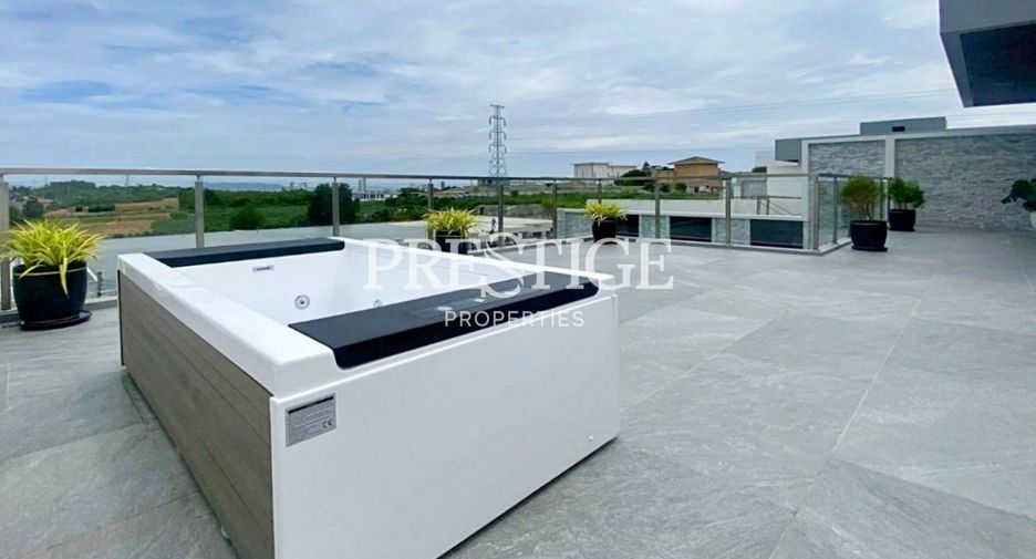 Casa en venta de 6 habitaciones en Bang Lamung, Chonburi
