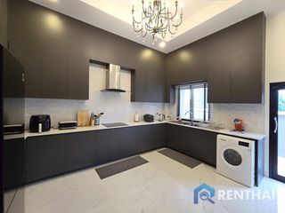 For sale 5 bedrooms villa in Bang Lamung, Chonburi