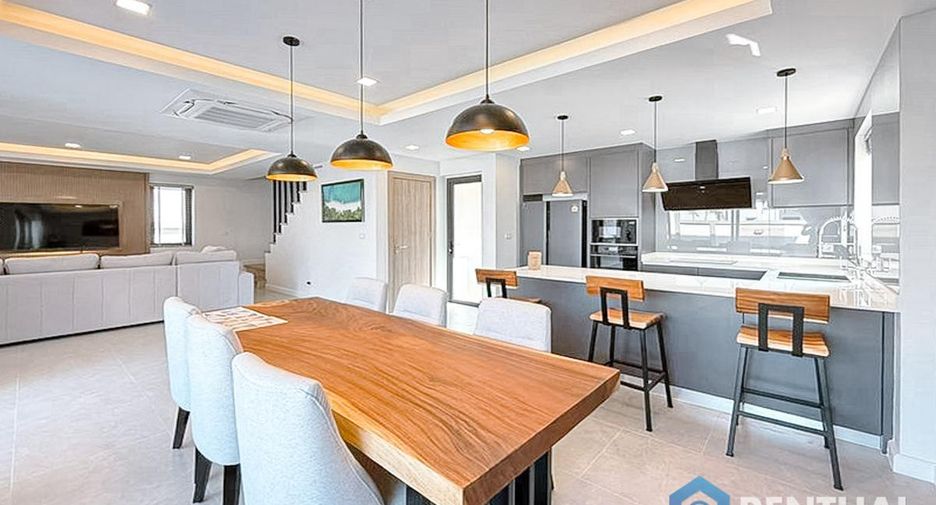 For sale 3 bedrooms villa in South Pattaya, Pattaya