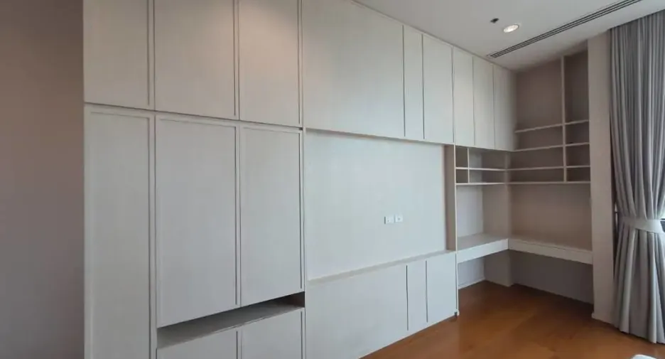 Condo en venta de 4 habitaciones en Yan Nawa, Bangkok