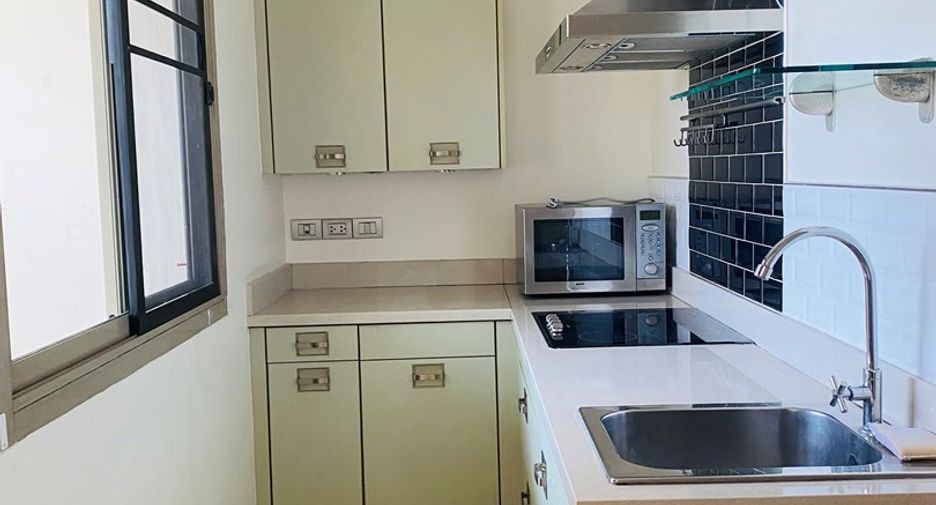 For sale 3 bedrooms condo in Khlong Toei, Bangkok