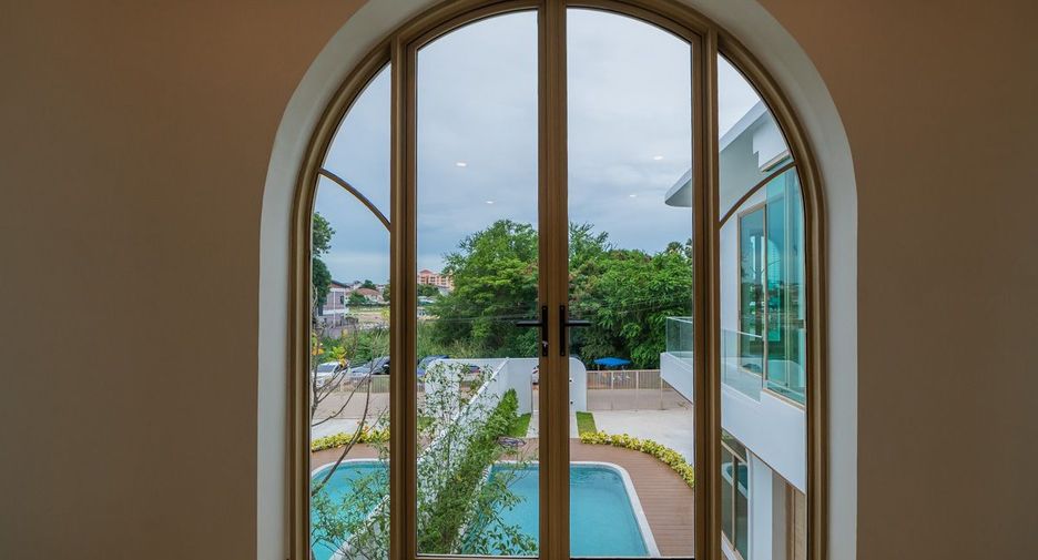 For sale 5 bedrooms house in Bang Lamung, Chonburi