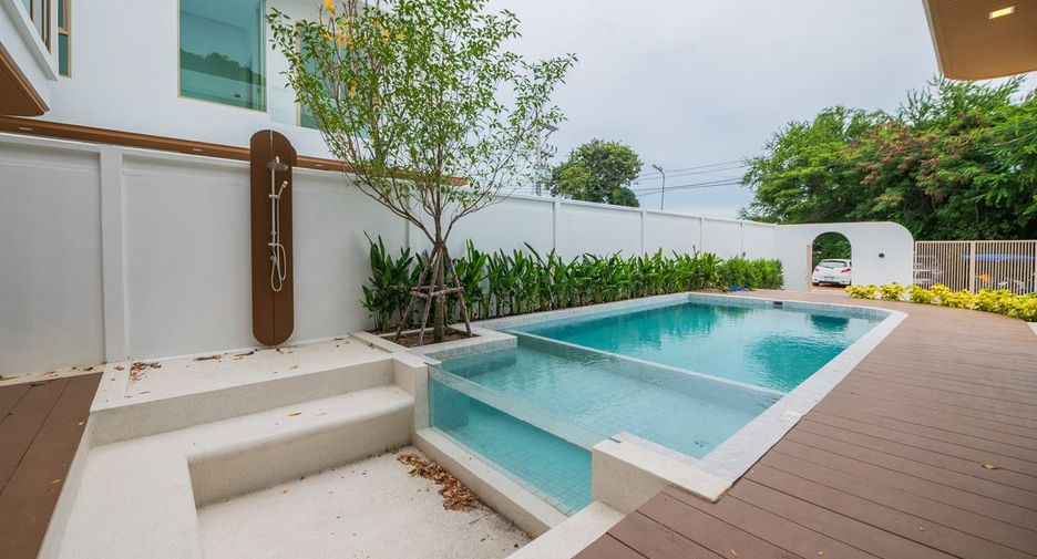 For sale 5 bedrooms house in Bang Lamung, Chonburi