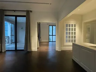 For sale 3 bedrooms condo in Pathum Wan, Bangkok