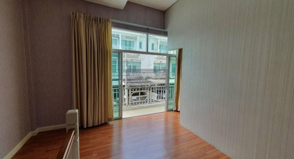 For sale 3 bedrooms townhouse in Prawet, Bangkok