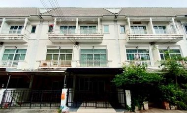 For sale 3 bedrooms townhouse in Prawet, Bangkok
