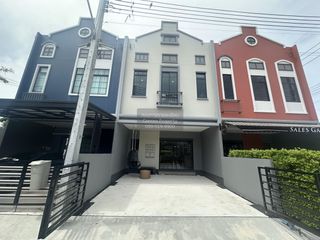 For sale 4 bedrooms townhouse in Mueang Samut Sakhon, Samut Sakhon