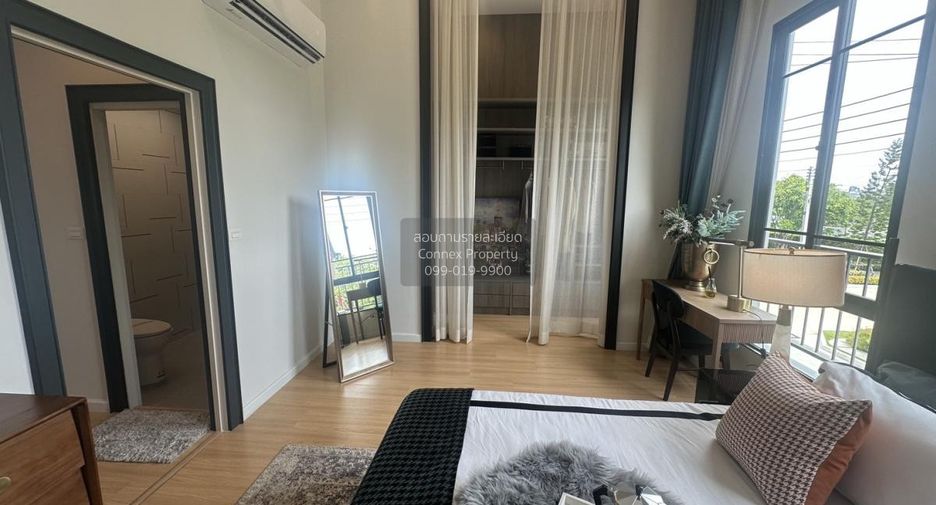 For sale 4 bedrooms townhouse in Mueang Samut Sakhon, Samut Sakhon