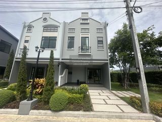 出售 3 卧室 联排别墅 在 Mueang Samut Sakhon, Samut Sakhon
