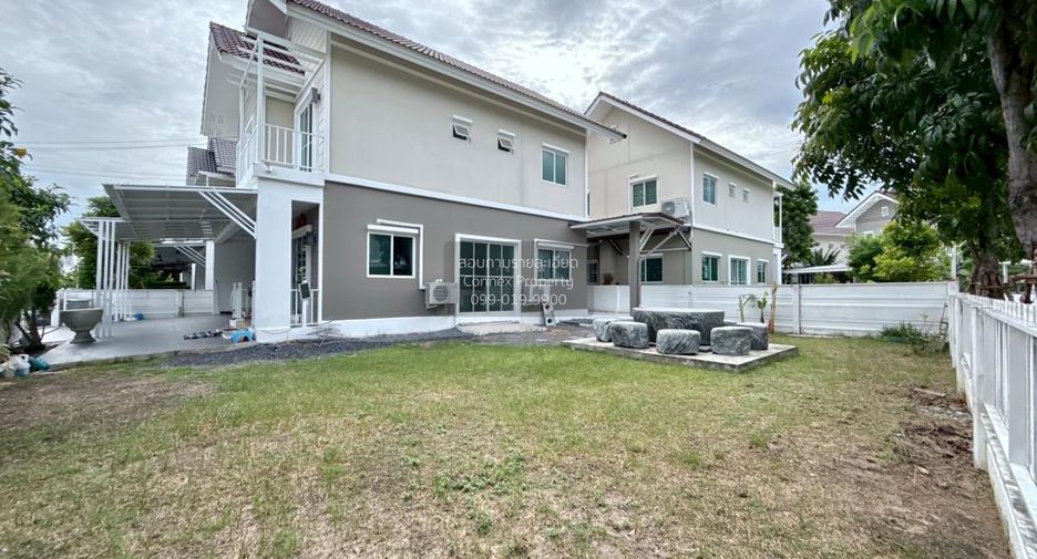 For sale 4 bedrooms house in Mueang Samut Prakan, Samut Prakan