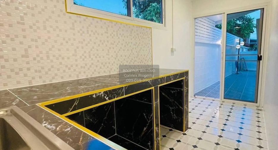 For sale 4 bedrooms townhouse in Bang Bua Thong, Nonthaburi