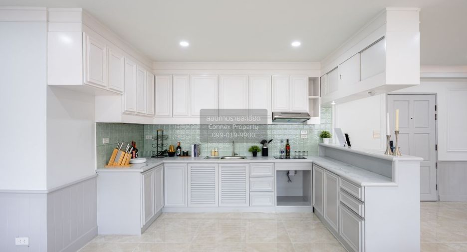 For sale 2 bedrooms condo in Khlong Toei, Bangkok