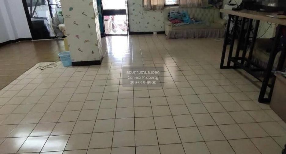 Casa adosada en venta de 2 habitaciones en Min Buri, Bangkok