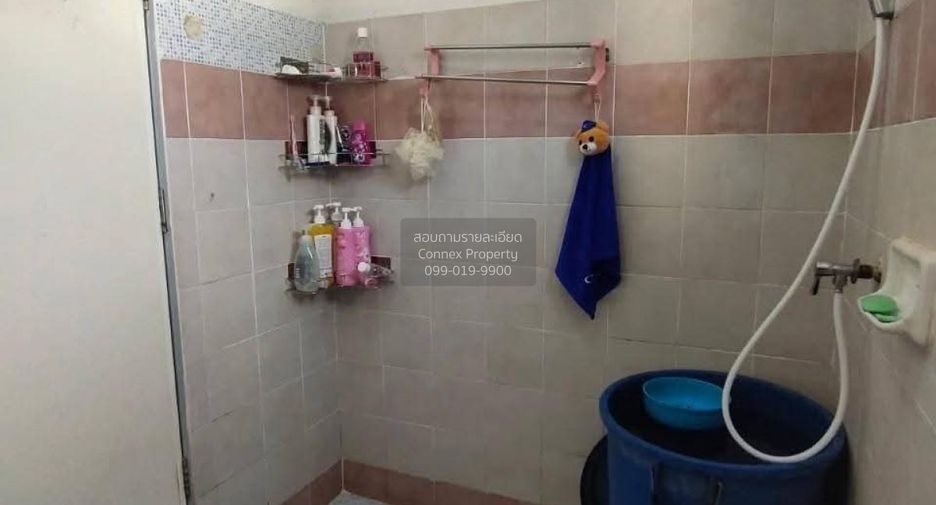 Casa adosada en venta de 2 habitaciones en Min Buri, Bangkok