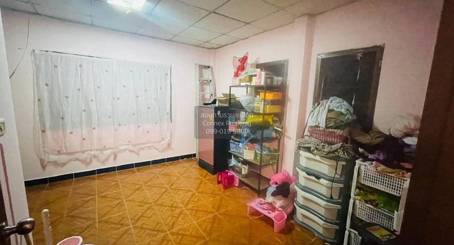 Casa adosada en venta de 2 habitaciones en Min Buri, Bangkok
