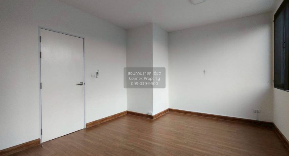 For sale 3 ベッドルーム townhouse in Bang Khen, Bangkok