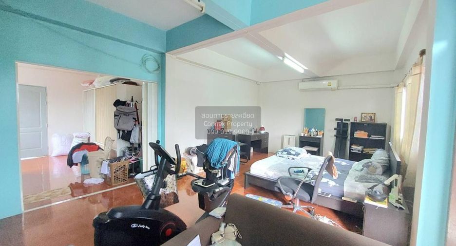 For sale 5 bedrooms retail Space in Taling Chan, Bangkok