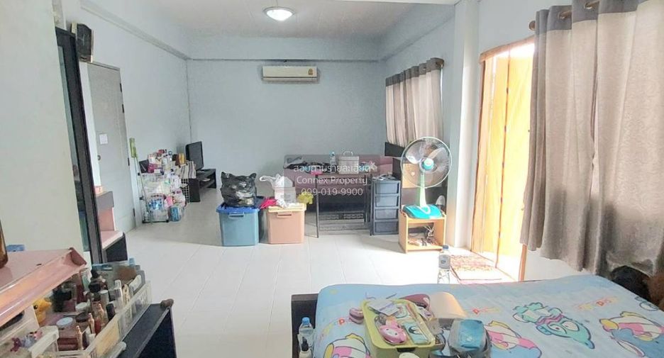 For sale 5 bedrooms retail Space in Taling Chan, Bangkok