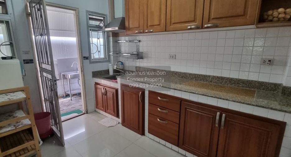 Casa en venta de 3 habitaciones en Sam Phran, Nakhon Pathom