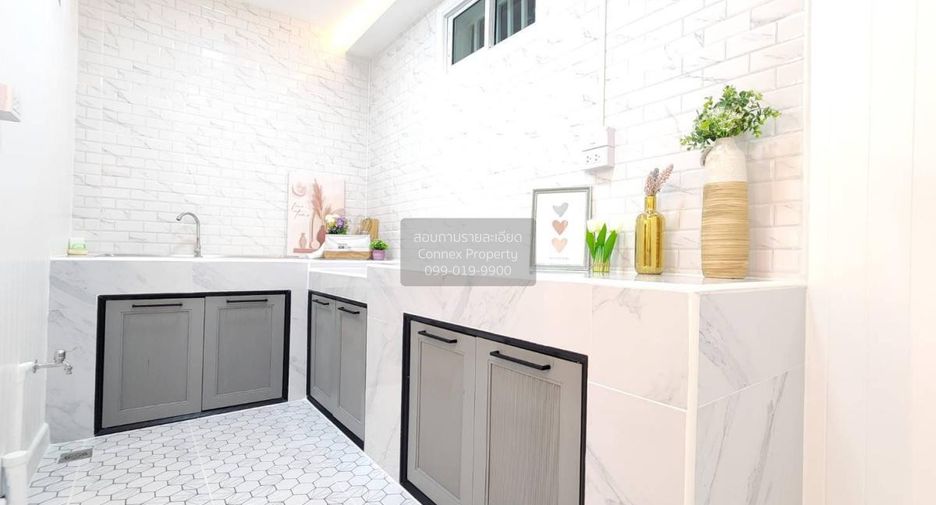 For sale 2 bedrooms townhouse in Thanyaburi, Pathum Thani