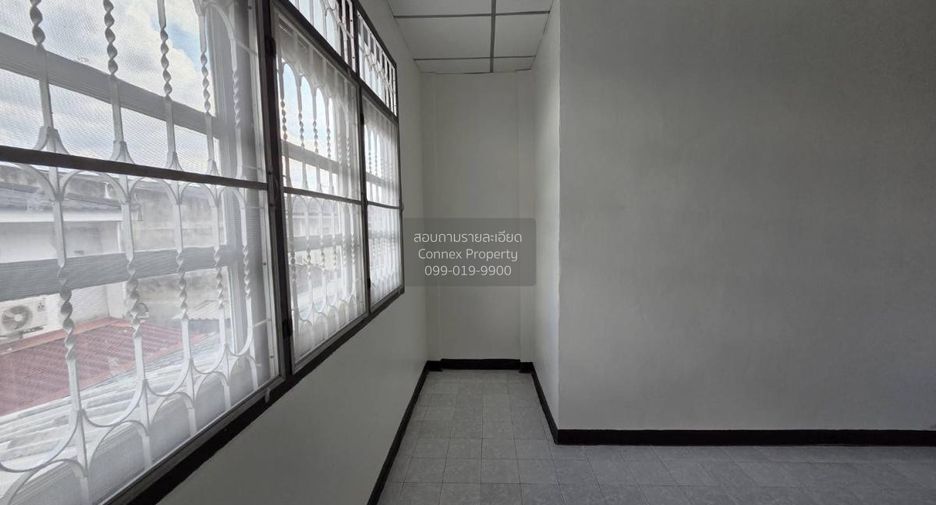 Casa adosada en venta de 2 habitaciones en Khlong Sam Wa, Bangkok