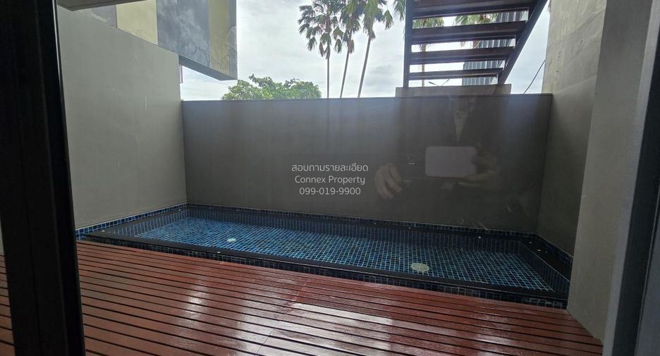 For sale 4 bedrooms condo in Yan Nawa, Bangkok