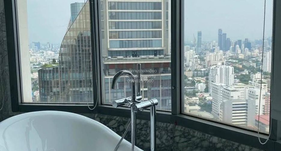 For sale 5 bedrooms condo in Watthana, Bangkok