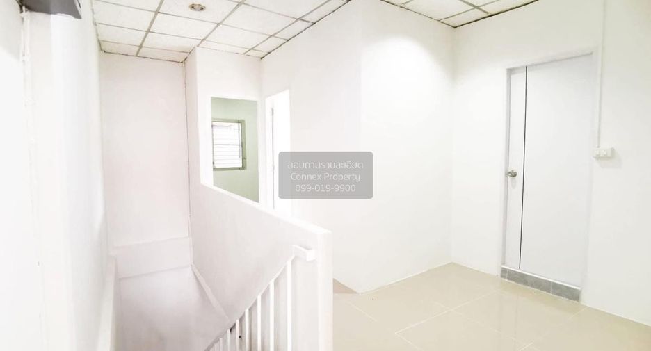 For sale 3 bedrooms townhouse in Phasi Charoen, Bangkok