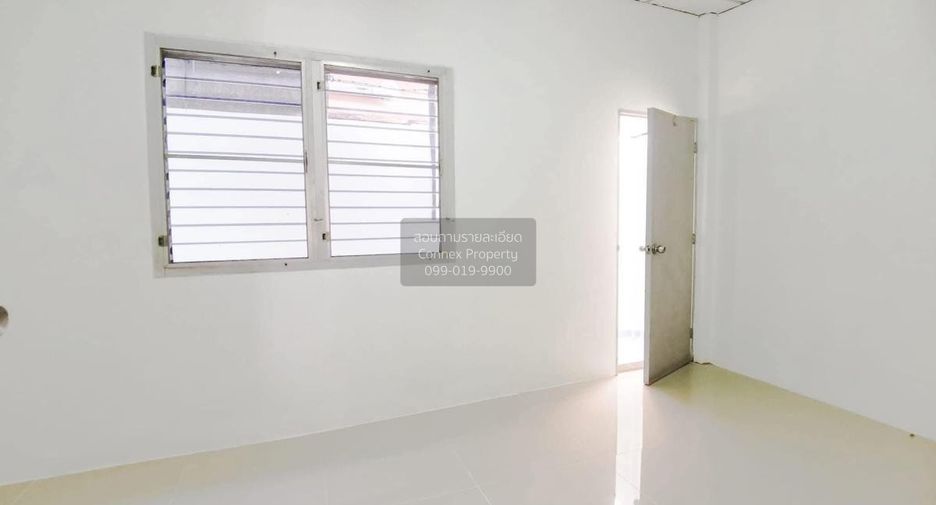 For sale 3 bedrooms townhouse in Phasi Charoen, Bangkok