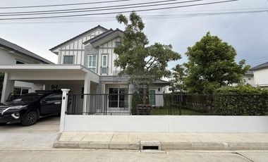 Casa en alquiler de 4 habitaciones en Bang Phli, Samut Prakan