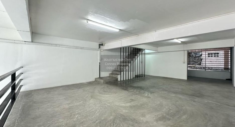 For rent 4 ベッドルーム townhouse in Yan Nawa, Bangkok