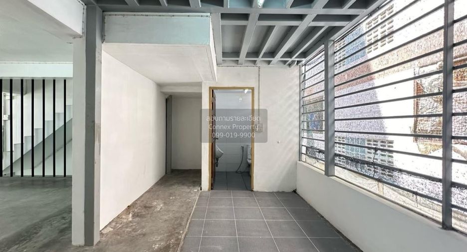 For rent 4 ベッドルーム townhouse in Yan Nawa, Bangkok