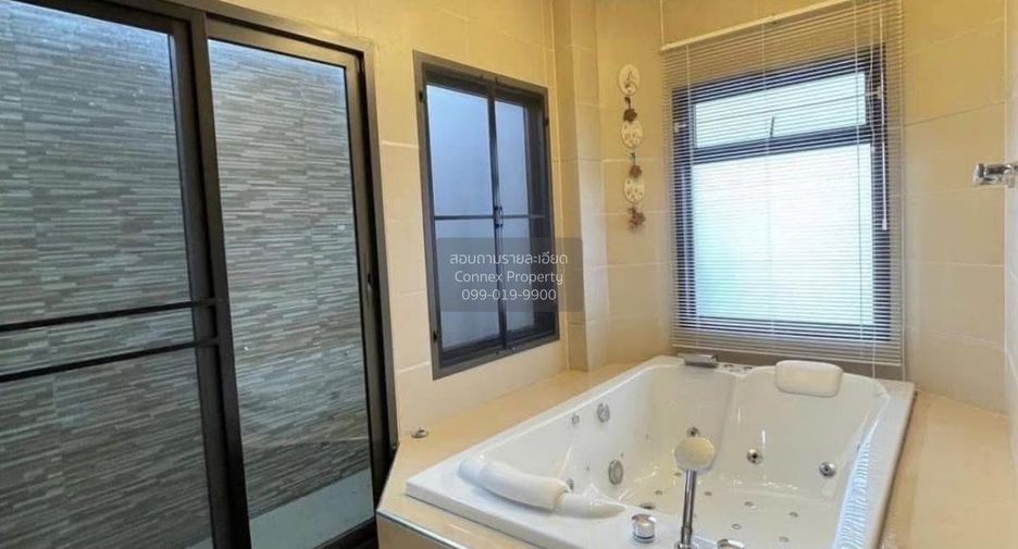 For rent 5 bedrooms house in Mueang Nonthaburi, Nonthaburi