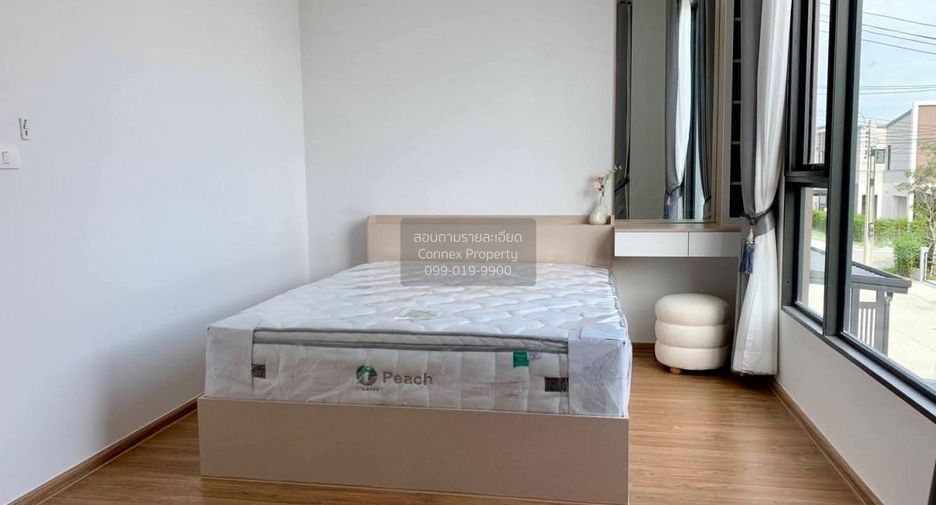 For rent 3 bedrooms townhouse in Bang Phli, Samut Prakan