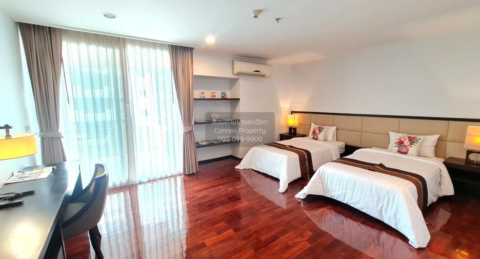 For rent 2 bedrooms condo in Watthana, Bangkok