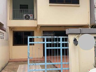 For rent 3 bedrooms townhouse in Bang Na, Bangkok