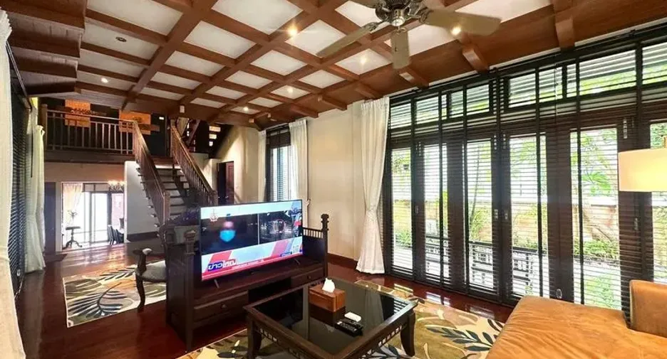 For rent and for sale 4 bedrooms house in Jomtien, Pattaya