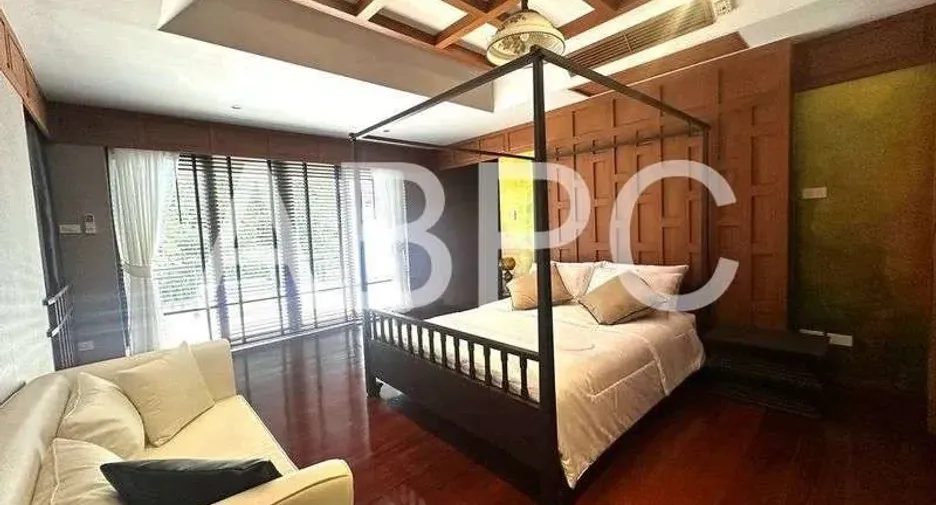 For rent and for sale 4 bedrooms house in Jomtien, Pattaya