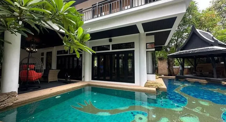For rent and for sale 4 bedrooms house in Jomtien, Pattaya