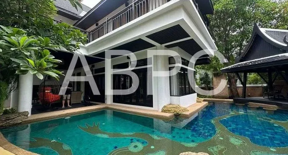 For rent and for sale 4 bedrooms house in Jomtien, Pattaya