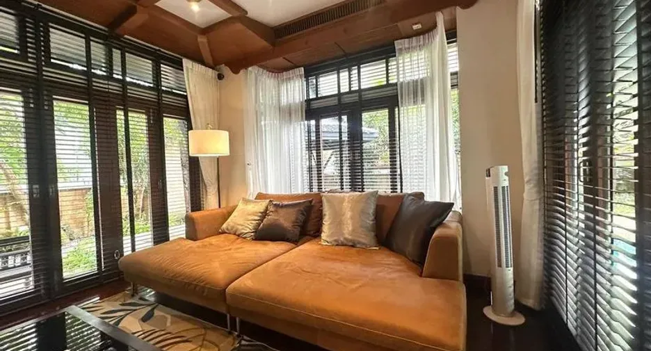 For rent and for sale 4 bedrooms house in Jomtien, Pattaya